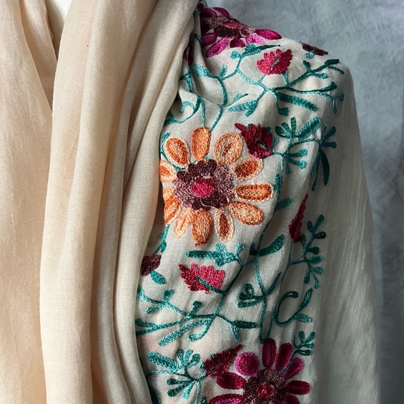 Floral Embroidered Cream Scarf Shawl or Wrap - Picture 4 of 9